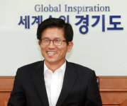 잠들지 않는 민원실 새 패러다임 제시 경제·문화·복지… 멈추지 않는 기관차