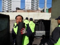 의정부우체국 POST봉사단 소외이웃 찾아 연탄 배달과 집수리 봉사활동