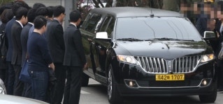 여객선 침몰, 안산단원고 세월호 희생자 중 교사 첫 발인식 엄수