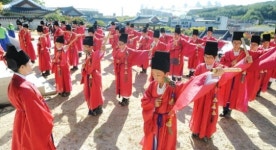 춤으로 선왕의 문덕을 기린다