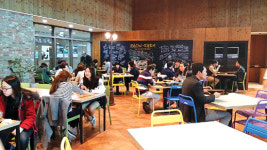 주민 품은 대학식당, 패밀리레스토랑 변신