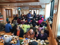 인천시 중구 용유동 식당 ‘해송쌈밥’ 노인 점심 대접·경로당에 쌀 기증도