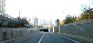 개통 세 달 된 ‘용인 상현지하차도’ 눈·비오면 사고 무방비