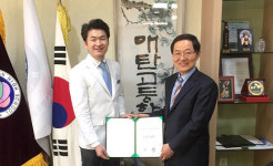 수원시 김기록치과, 급식 미납학생 위한 기부금 전달