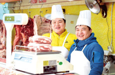 ‘연휴라고 쉴 틈이 있나요’ 꿀꿀이축산 두 형제