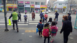 NH농협 부개지점, 2년째 아침 횡단보도 ‘안전지킴이’ 활약