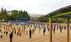 미세먼지 기승에 교내 운동회 잇단 취소… 대책 마련은 ‘요원’
