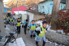 LH 인천본부, 남구 학익동 저소득층 가정 연탄 배달