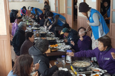 인천 작전서운동 보장협의체, 지역 내 저소득 노인 위한 식사 및 겨울 내의 지원 행사 가져