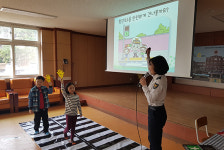 의왕경찰서, 초등학교 신입생 대상 ‘엄마손 캠페인’ 실시