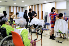 말끔하게 머리 손질하니 행복이 자라나네요