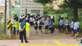 수원서부서 서호지구대 중학교에서 학교폭력근절 캠페인 전개