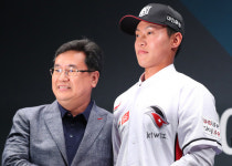 kt 위즈 안산공고 전용주 1차 지명선수로 뽑아