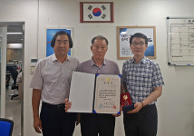 안양5동 행정복지센터, 6·25 참전유공자 유족에 훈장 전달