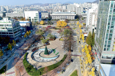 인천시청 열린광장 만들기 교통난·비용 우려 ‘목소리’