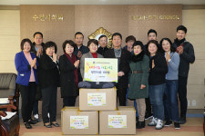 대한환경문화총연맹, 수원시의회에 방한복 100벌 기증