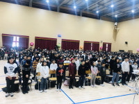 정든 친구들과 인사하고 ‘꽃길 걷자’ 응원 한마디