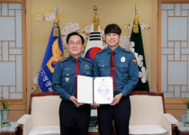경기남부경찰청,순찰근무 중 길 쓰러진 여성 구조한 경찰관 3명 표창