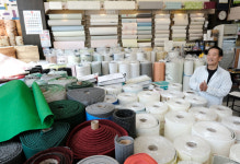 달동네 판잣집 옹기종기 모인 그때부터 배다리 삼거리 지켰네