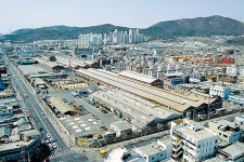 세월따라 일거리따라 하나둘 모여든 이들 삶의 터전에 ‘별 반짝’