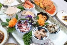 제주도 표선 해수욕장 인근 횟집 즐비 ‘맛집 여행’ 떠나자