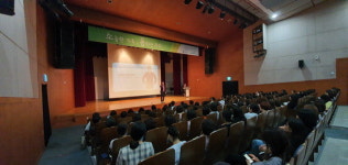 자녀와 소통법 배워 행복한 가족 관계 만들어요