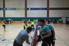 셔틀콕에 힐링 메시지 담아… 순위싸움 대신 화합의 승부