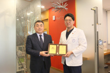경기사회복지공동모금회, 김병철 수원 아주웰이비인후과 원장 아아너소사이어티 회원 가입