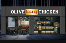 bbq, 서빙로봇 등 첨단 기술 앞세운 편리미엄 매장 열어