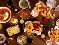 SBS 생방송 투데이 더 맛있SHOW–치킨 아닌 치킨 같은 본투비 매력왕의 정체 팝핀돼지위치와 정보는?