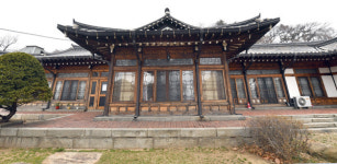 역사편찬원 설립 힘쓴다더니 오락가락 행정에 뒷방 신세