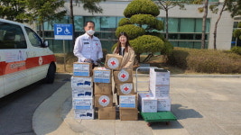 한적 인천지사, 공항검역소 긴급 지원 해외입국자 검사자 증가로 물품 부족 마스크 1600매·방호복 440벌 등 전달