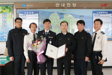 양평소방서, 이웃집 화재 목격하고 소화기 불 끈 지평파출소 이경현 경사 표창장 수여