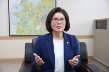 수원시의회 황경희 의원 직접 현장을 발로 뛰며 의정활동 임하겠다