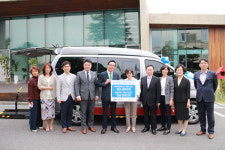 화성상공회의소,노인요양원 다정마을에서 이동복지차량 전달식 진행