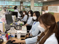 평택시청 토지민원과 직원 새 유니폼 입고 주민맞이