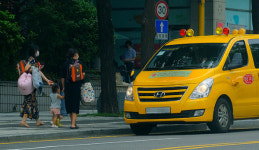 자녀 등교 여부 확인하는데 혼란 간신히 잡힌 공연 일정은 줄취소