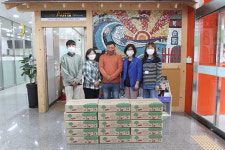 가평 펜션협회·강민숙 군의원, 청소년문화의집에 사과  기증