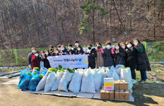안양 신안중, 학교 텃밭 수확 무·배추 안양9동에 전달