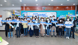 안성시청 로비서 시장과 출근길 청렴퀴즈 이벤트 실시