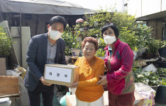 광명시민 이경숙 씨, 마스크 총 13종 구성 희망키트 광명사회복지관에 후원