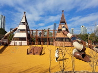 급경사·급커브 미끄럼틀이 롤러코스터였나