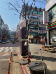 풍선 입간판 전선 어디에 걸까 계산택지 유흥가 가로수 수난