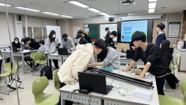 어려운 과학 원리 직접 실험하니 머리에 쏙