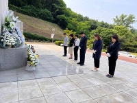 부천교육청, 현충일 맞아 원미공원 현충탑서 참배식