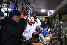 이현재 하남시장, 출퇴근 시간 콩나물시루 31번 버스 탑승 현장 점검