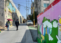 인천 대표 관광명소인데 빛 바랜 동화마을 벽화