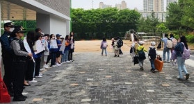 안양 삼봉초교, 학교 정문 앞 교육공동체 함께 학폭 예방 캠페인