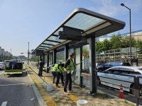 고양 덕양구, 추석 귀향객 맞이 중앙로 BRT 버스승강장 물청소