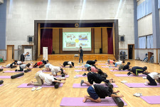 올바른 운동 습관으로 거북목 없앤다…양평군, 양동초서 예방교실 운영